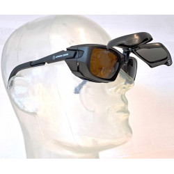 Laser safety goggle for laser welding